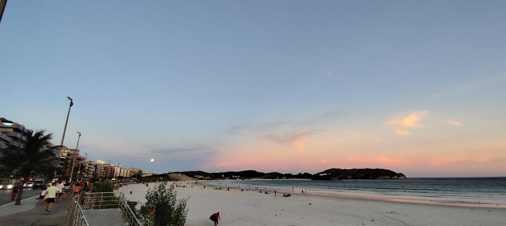 Apartamento temporada 200m Praia do Forte, Cabo Frio *